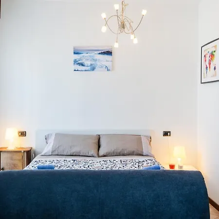 Fiere Studio Con Parcheggio E Balcone Parma