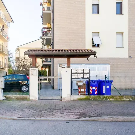 Fiere Studio Con Parcheggio E Balcone * Parma